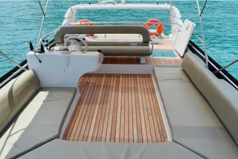 Lancha Intermarine 440